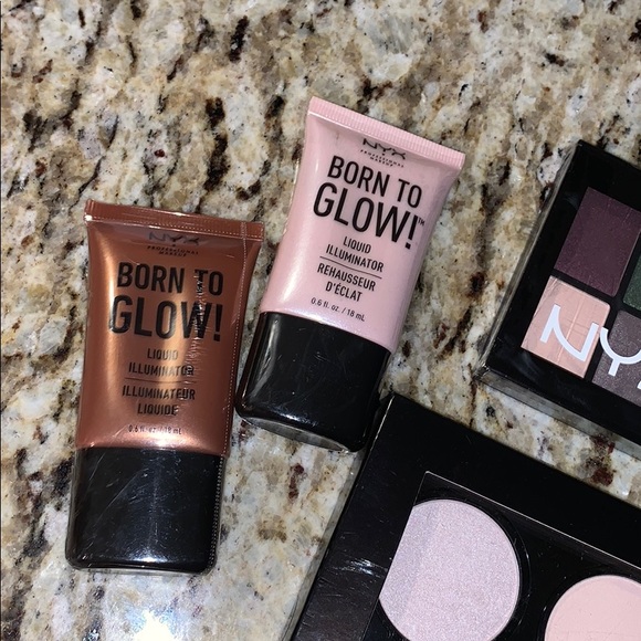 NYX 4 pc highlight contour & glow palettes shadow - Picture 2 of 4